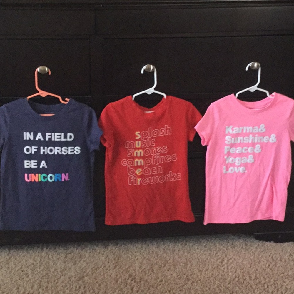 3 t-shirts